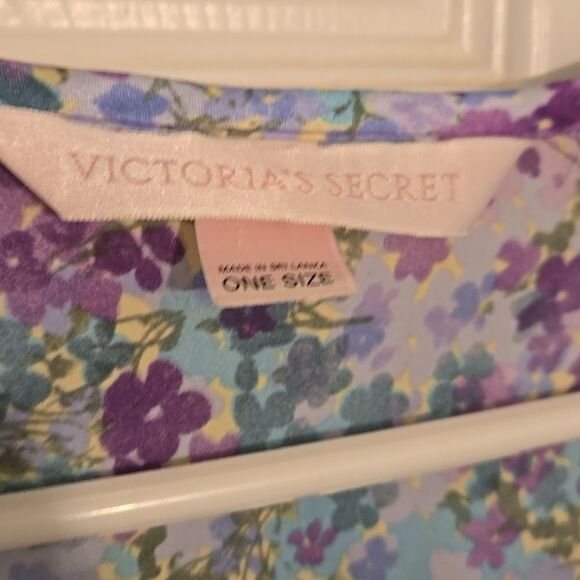 Victoria's Secret Purple and Blue Floral Robe - Picture 5 of 7